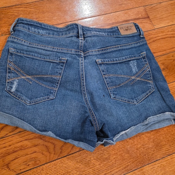 Bethany Mota Distressed Stretch Denim shorts Size 4 - Picture 4 of 4